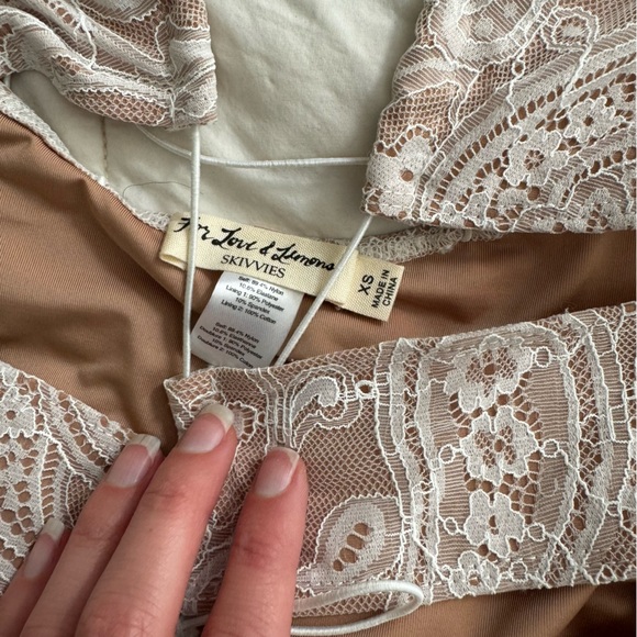 FOR LOVE AND LEMONS ROMY LACE FRONT TIE BODYSUIT - Picture 6 of 6